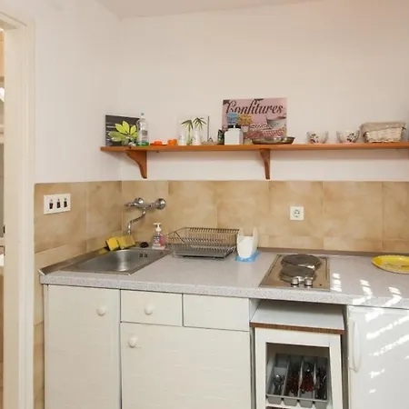 Saul - Studio With Terrace And Sea View Apartmán