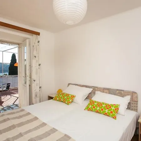 Saul - Studio With Terrace And Sea View Apartmán Cavtat